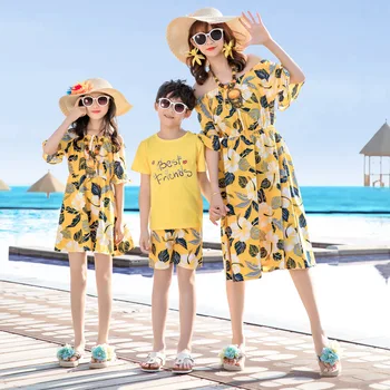 Familia Potrivite Tinutele de Vara Beach Mama Fiica Rochii Florale Tatăl, Fiul Potrivire T-shirt, cu pantaloni Scurți de Vacanță Potrivire Cuplu