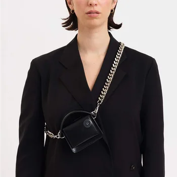 Femei geanta 2020 nou PU Clapa Euro-America stil Grosier Lanțuri de Moda Solid Hasp Umăr Moale Genti posete geanta MINI saci de designer