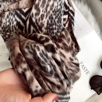 Piele De Sarpe De Moda De Iarnă Șaluri Leopard Cadou De Lux Pentru Femei Ciucure Tipărite Doamnelor Tricotat Cașmir Eșarfă Eșarfă