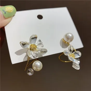 2020 Nou coreean cercei cu perle creative Hiperbola stil de metal flori Femeilor Picătură cercei design de Bijuterii