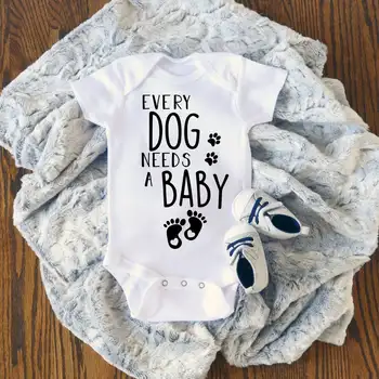 Fiecare Câine Are Nevoie Un Copil Pentru Băieți Și Fete Haioase Imprimate Body Nou-Născutului Baby Shower Cadou Copilul Maneci Scurte Costum De Moda Onesie