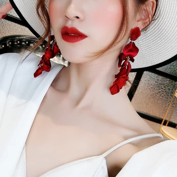 2019 New Sosire Aliaj De Epocă Femei Legăna Cercei Sexy Petală De Trandafir Ciucure Lung Cercei De Sex Feminin Coreeană Bijuterii Cercei Rosii