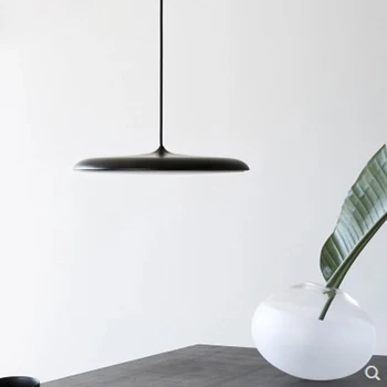 Nordic simplă lampă de pandantiv de fier vopsea creative OZN personalitate CONDUS macarons culoare singur cap noptieră cu lampă de iluminat