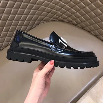 Franceză 2021 nou pantofi pentru bărbați de moda din piele pantofi casual gros de înaltă calitate, cu talpi ridicat plat pantofi în aer liber pantofi negri din piele
