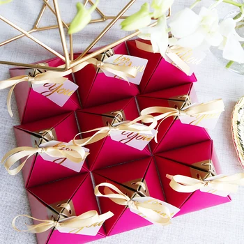 Rose Red Piramidă Triunghiulară Stil Cutie de Bomboane de Nunta Favoruri de Partid Consumabile Hârtie Cutii de Cadouri cu MULȚUMIRI Card Cutie de Ciocolata
