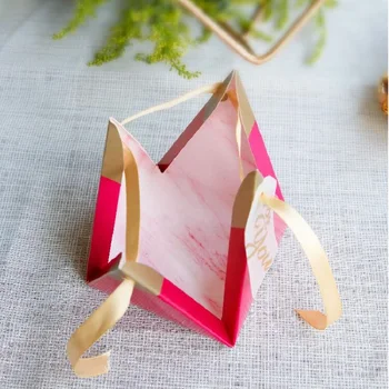 Rose Red Piramidă Triunghiulară Stil Cutie de Bomboane de Nunta Favoruri de Partid Consumabile Hârtie Cutii de Cadouri cu MULȚUMIRI Card Cutie de Ciocolata