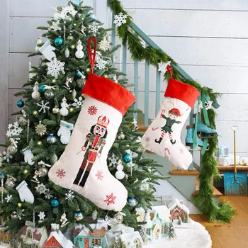 Crăciun Ciorapi Lenjerie De Pat Copii Cadou Bomboane Trata Sac Xmas Copac Pandantiv Spargatorul De Nuci Șemineu Acasă Agățat Ornamente Decor Șosete